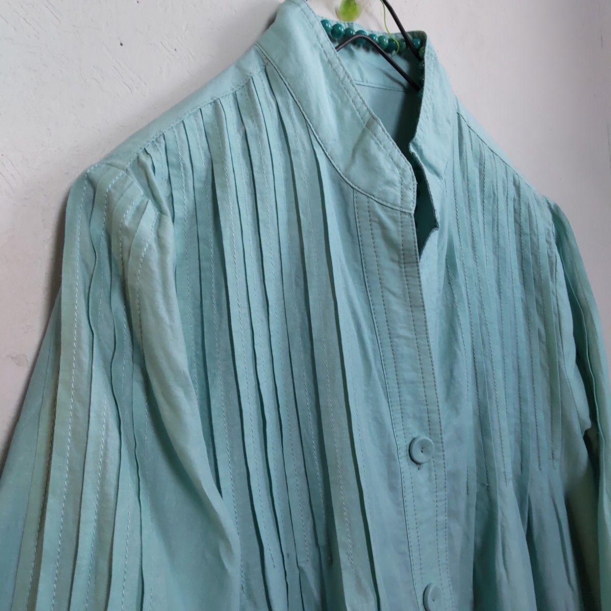 Otto　綺麗なエメラルドグリーン　裾、袖口がレース織り　バンドカラーが上品でお洒落