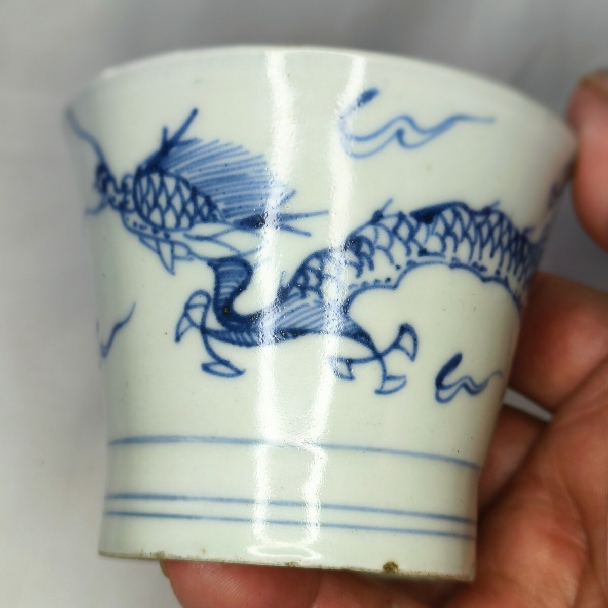 古伊万里 染付 蕎麦猪口 江戸中期 手描き 祥龍図 高台杯 古伊万里 染付 蕎麦猪口 江戸中期 手描き 祥龍図 高台杯