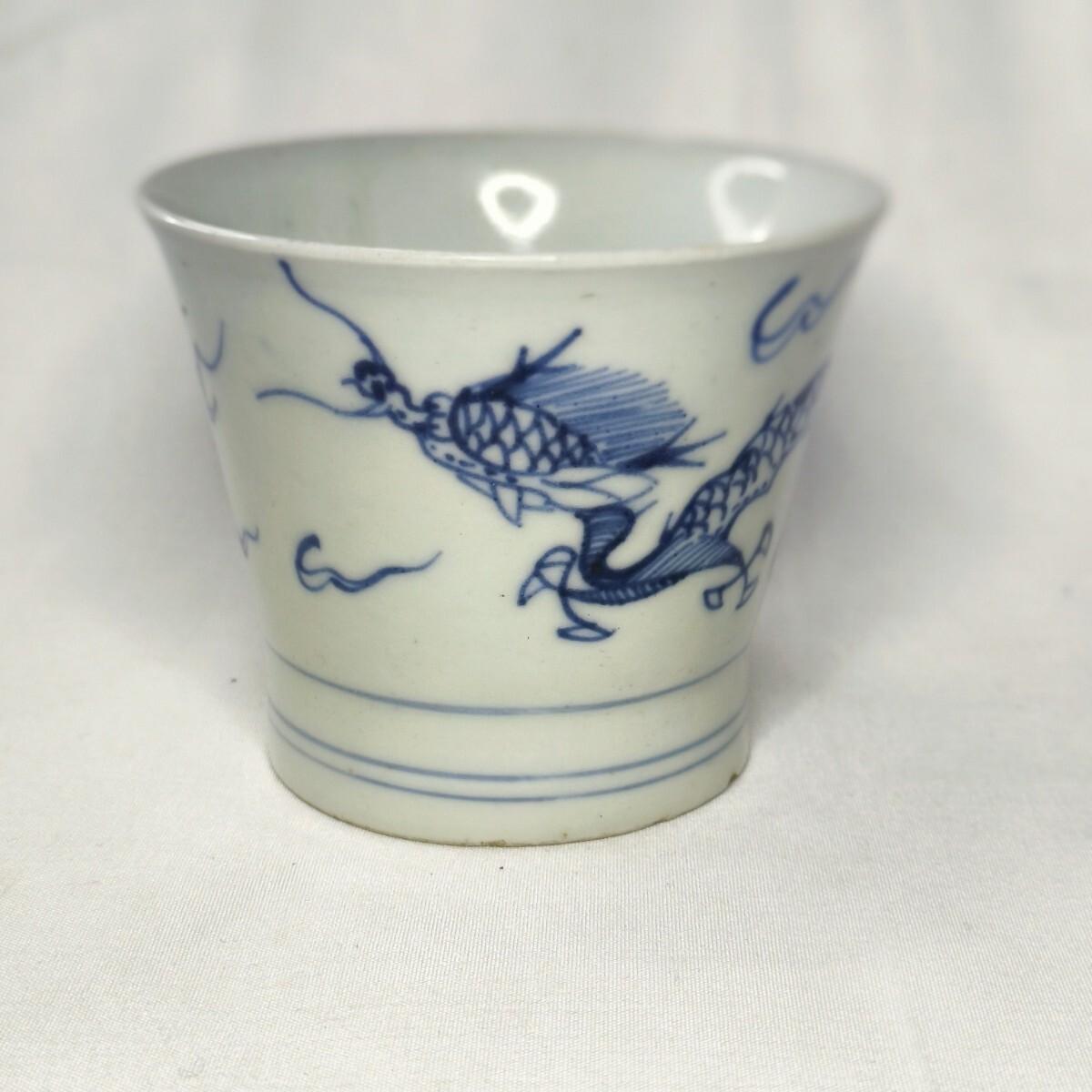 古伊万里 染付 蕎麦猪口 江戸中期 手描き 祥龍図 高台杯 古伊万里 染付 蕎麦猪口 江戸中期 手描き 祥龍図 高台杯