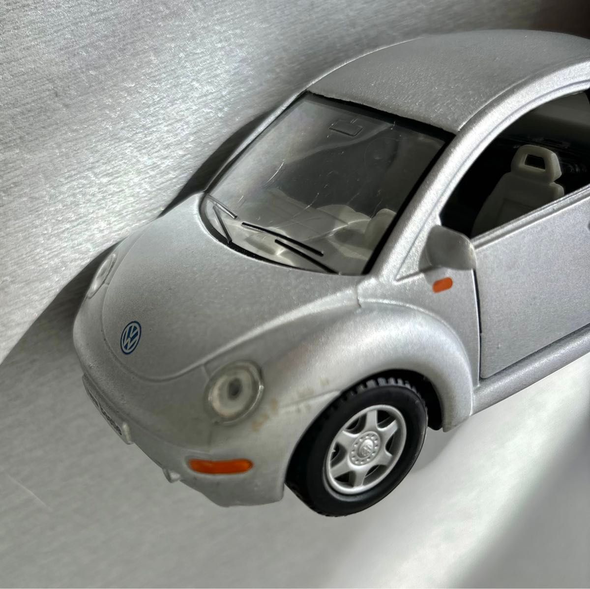 ミニカー Volkswagen フォルクスワーゲン New Beetle ニュービートル シルバー