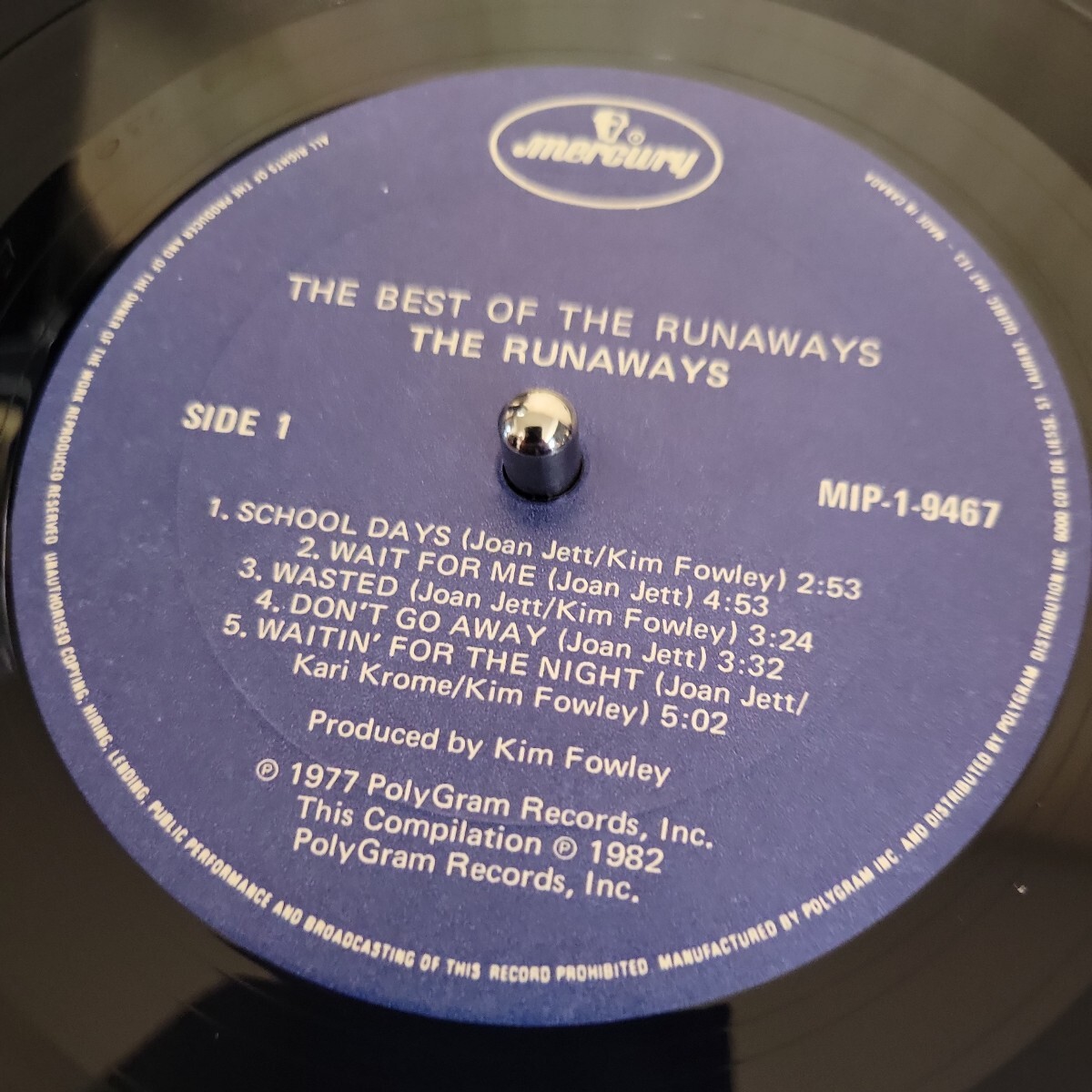 LP The Best Of The Runaways (1982, Vinyl) MIP-1-9467_画像3