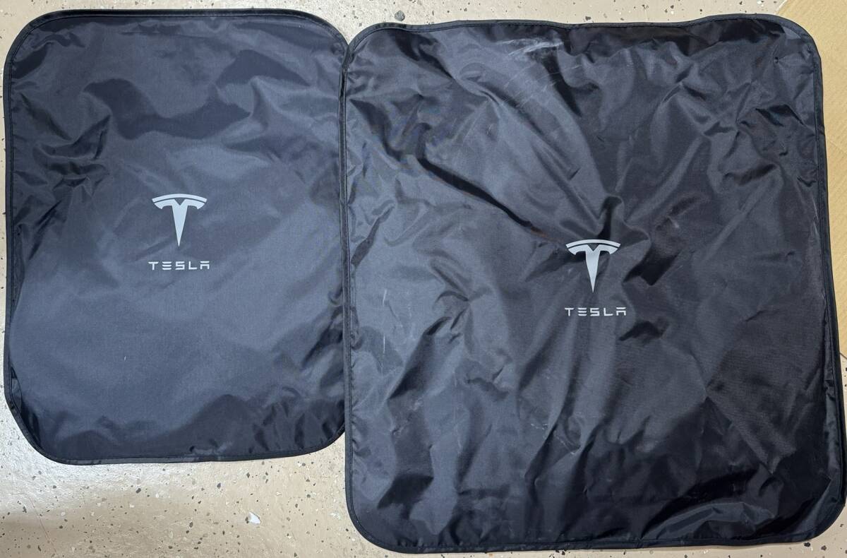 テスラ Tesla Model 3 ガラスルーフ用 純正サンシェード 前後両方 禁煙 3か月使用 の画像1