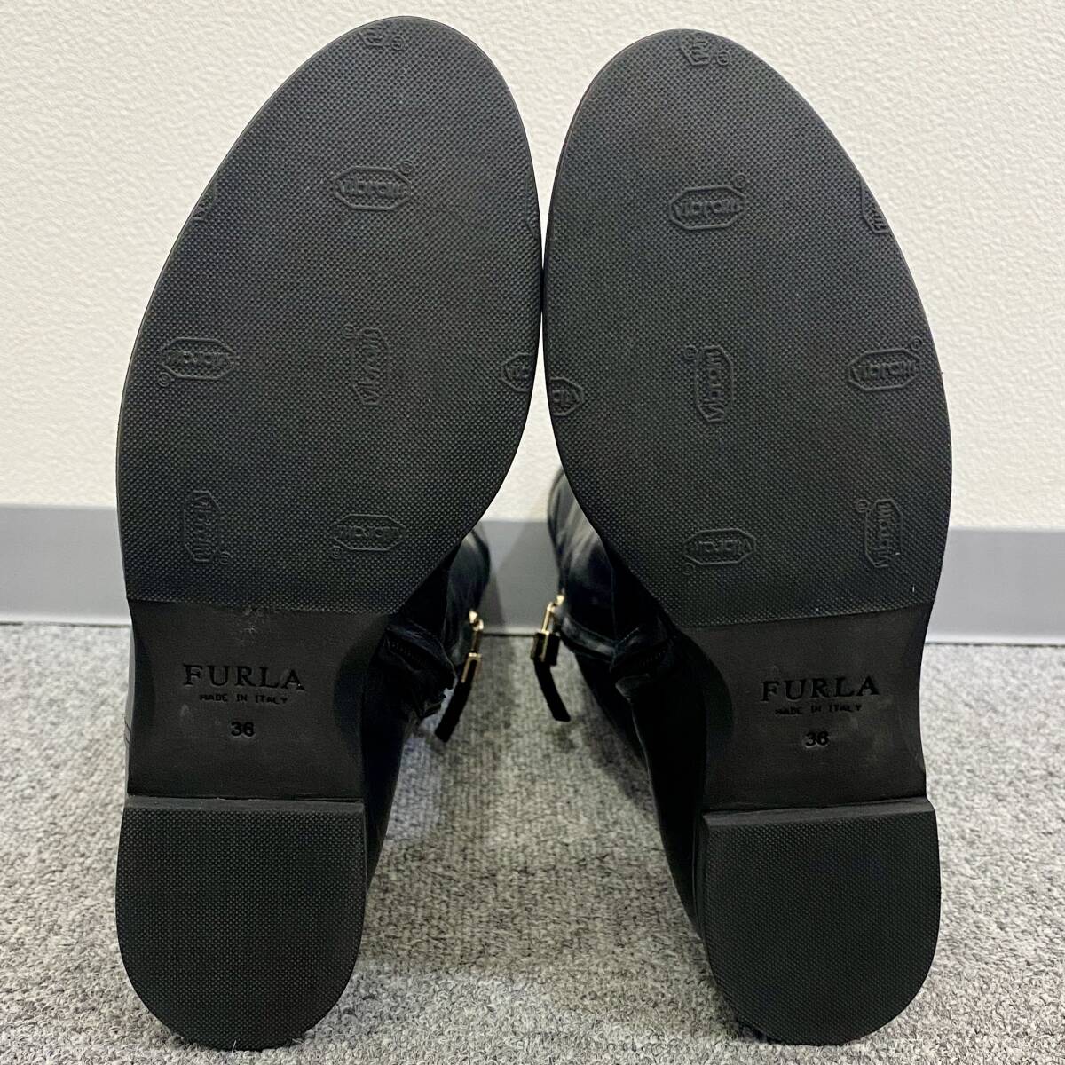 【未使用に近い】 FURLA ブーツ レディース ゴールド金具 フルラ 黒色 ブランド サイズ36 レザー 靴 保管品_画像8