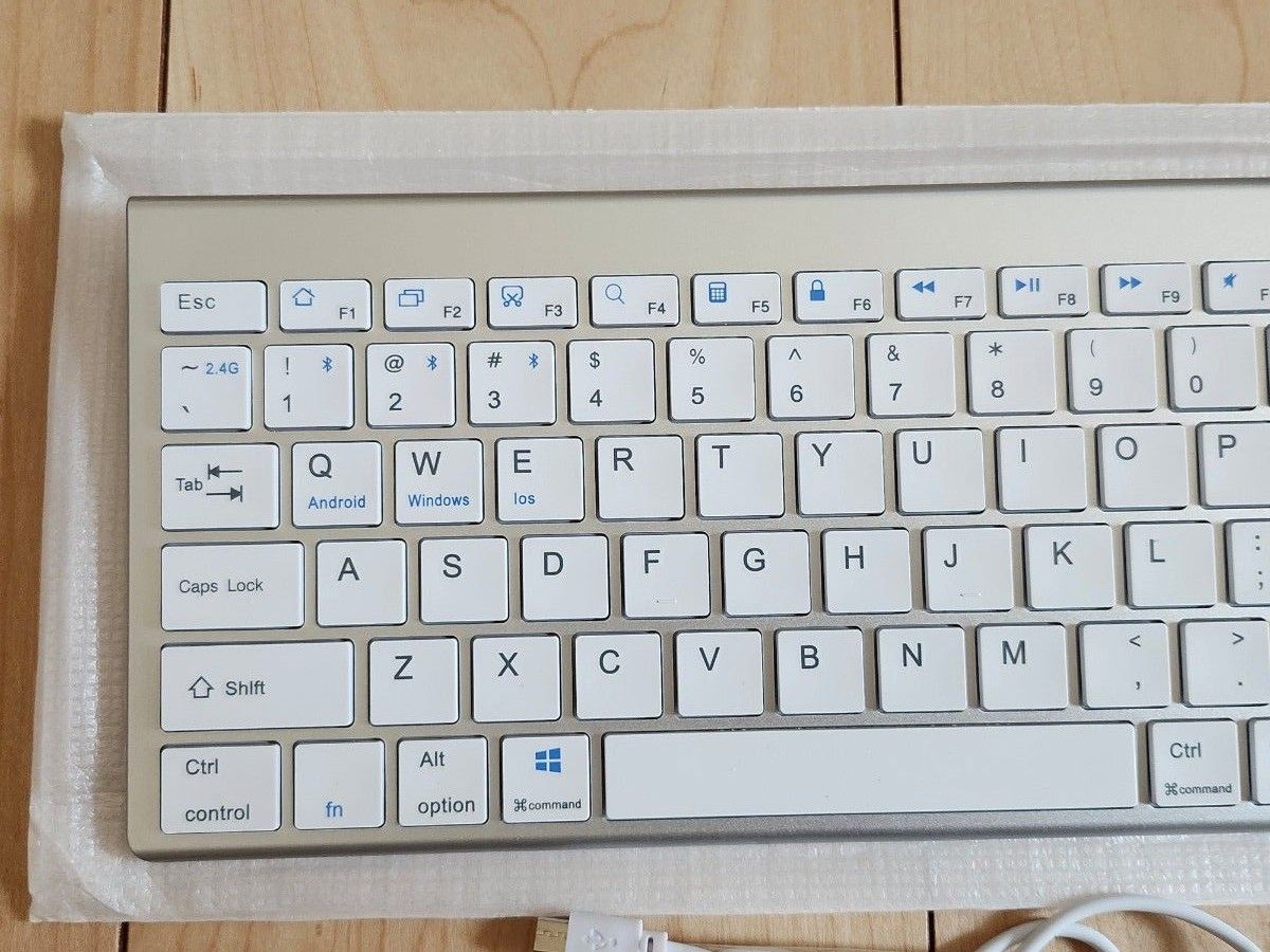 ワイヤレスキーボード Bluetooth シルバー 無線キーボード