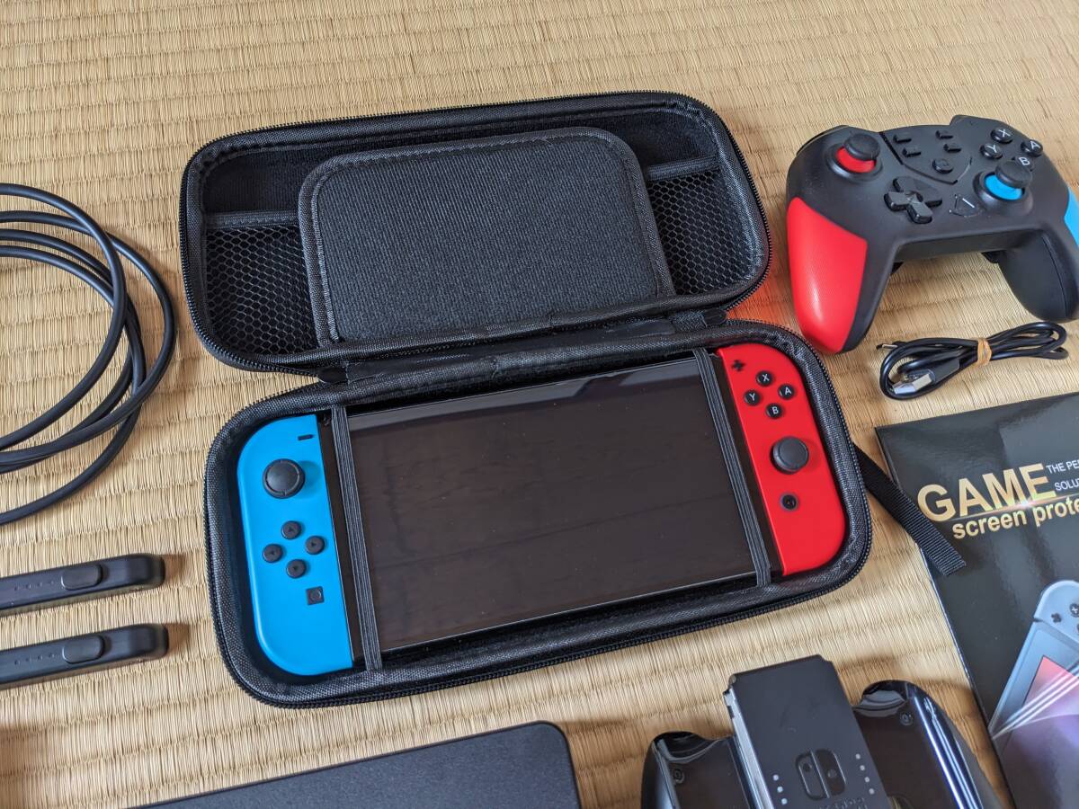 Nintendo Switch　ニンテンドースイッチ　有機ELモデル　本体　収納ケース　コントローラー　保護フィルム_画像3