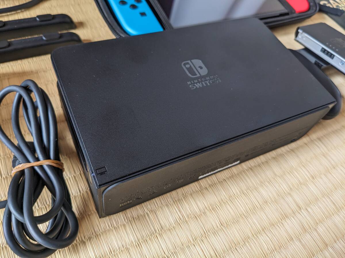 Nintendo Switch　ニンテンドースイッチ　有機ELモデル　本体　収納ケース　コントローラー　保護フィルム_画像9