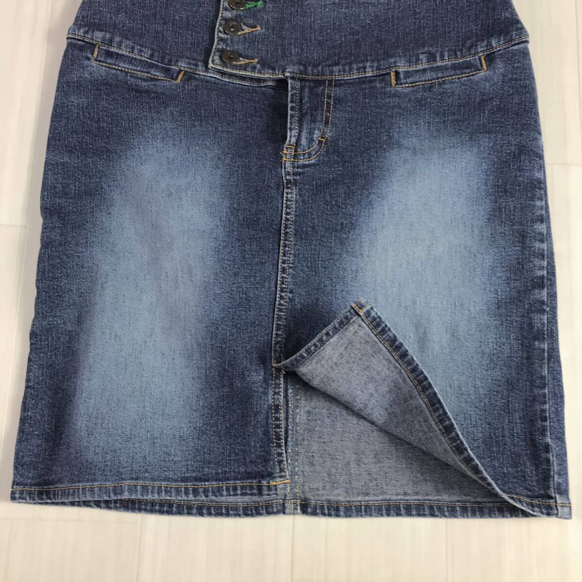 TOMMY JEANS Tommy джинсы Denim юбка мини-юбка 1 индиго голубой шт. форма стрейч материалы печать кнопка флаг бирка передний разрез 