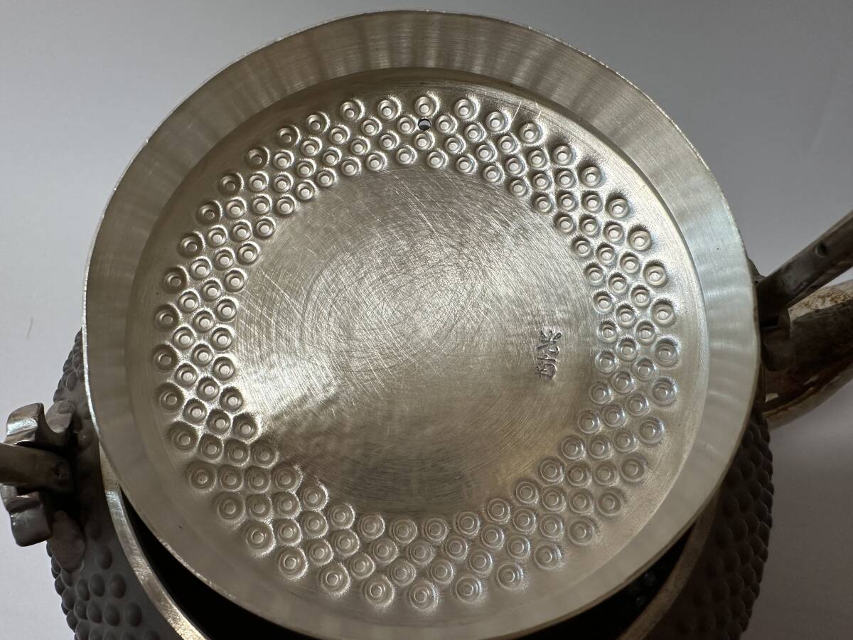 時代 純銀製 光南造 霰打 蕾摘 あられ 透摘 湯沸 工芸品 古美術品 銀瓶 煎茶道具 の画像6