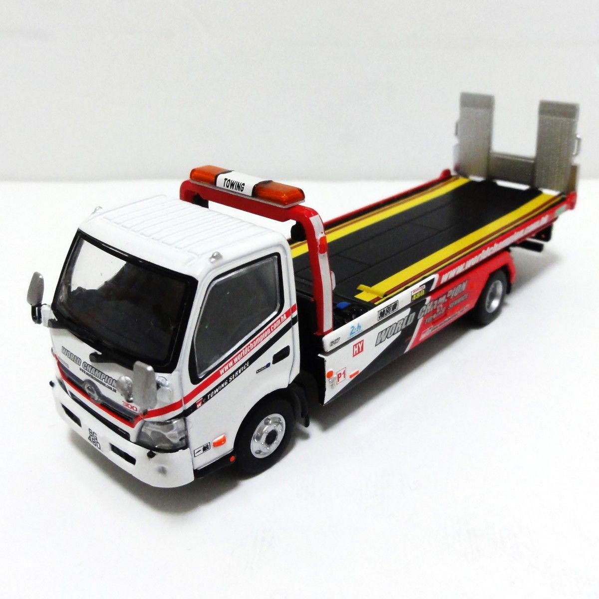 TINY 1/64 HINO 300 レッカー車 フラットベットトラック 積載車 美品 タイニー 美品 希少 絶版 ミニカー