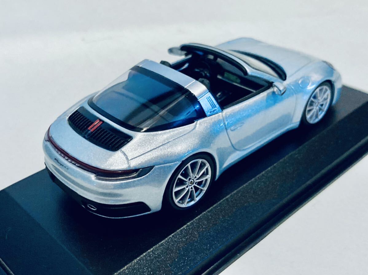 【送料無料】1/43 Minichamps Porsche ポルシェ 911 タルガ 4S (992) 2020 Silver_画像7