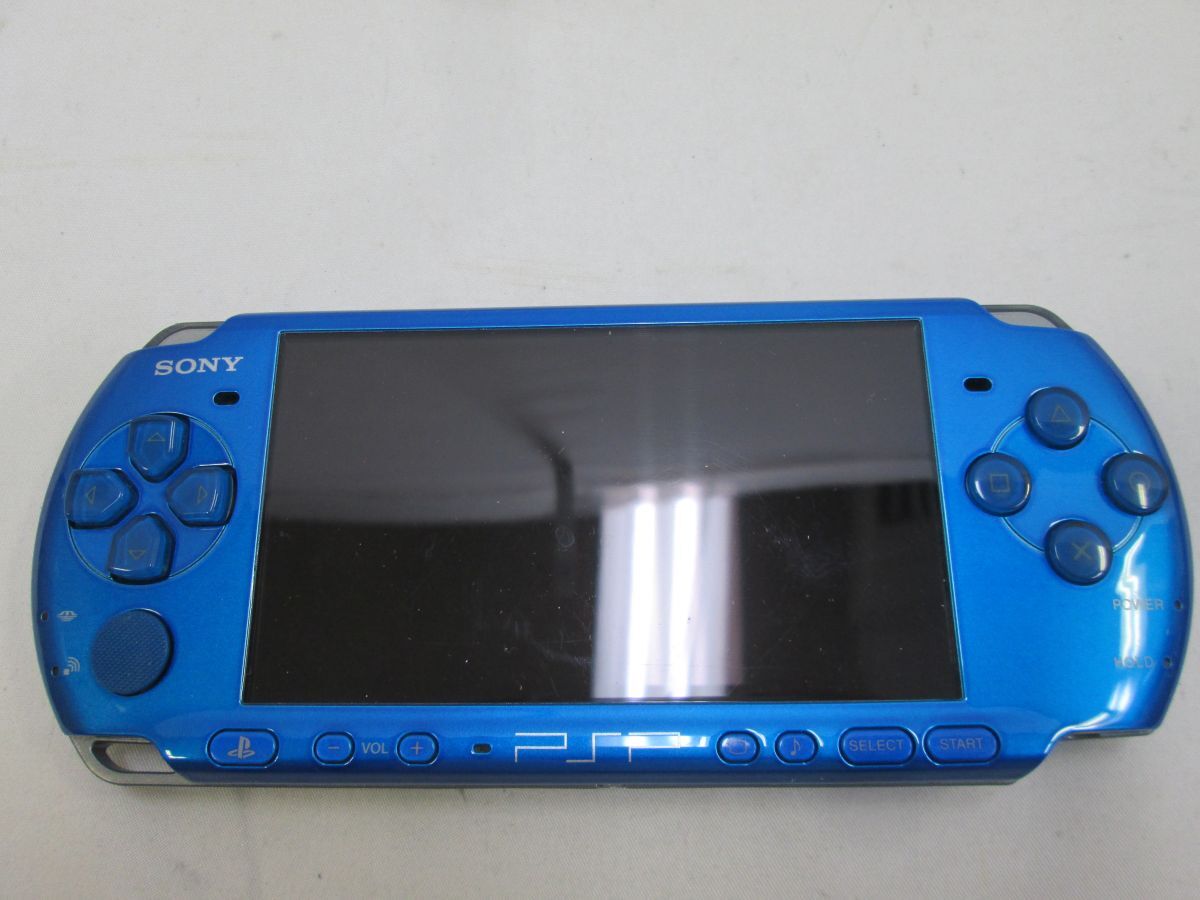 25 送60サ 0324$G05 PSP3000 ブルー本体 アダプタ バッテリー メモリースティック8GB付き PSPソフト10本セット 中古品_画像6