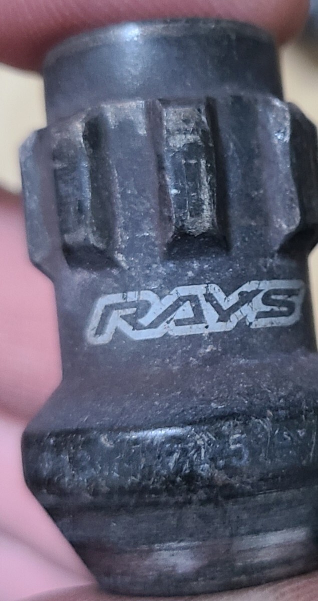 【RAYS (レイズ)】 17HEX レーシングナット ミディアム M12×1.5 BK (ブラック) 35mm 16個+ロックナット4個 ロックナットアダプターつき _画像3