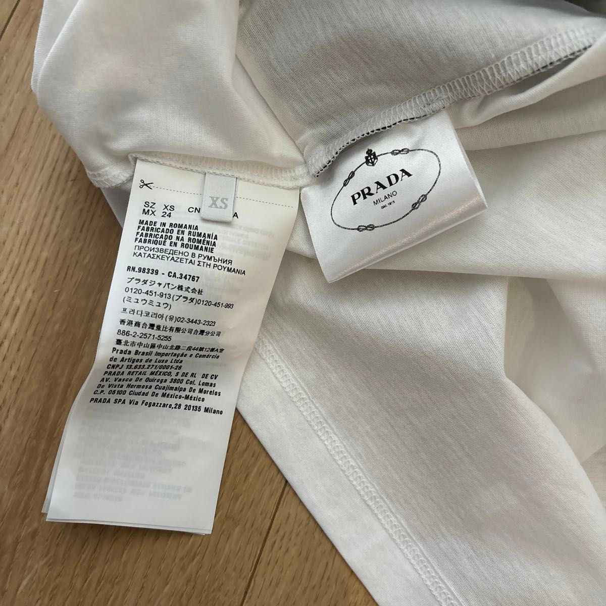 新品 PRADA ナイロンポーチ ドッキング Tシャツ XS|Yahoo 新品 PRADA ナイロンポーチ ドッキング Tシャツ XS|Yahoo