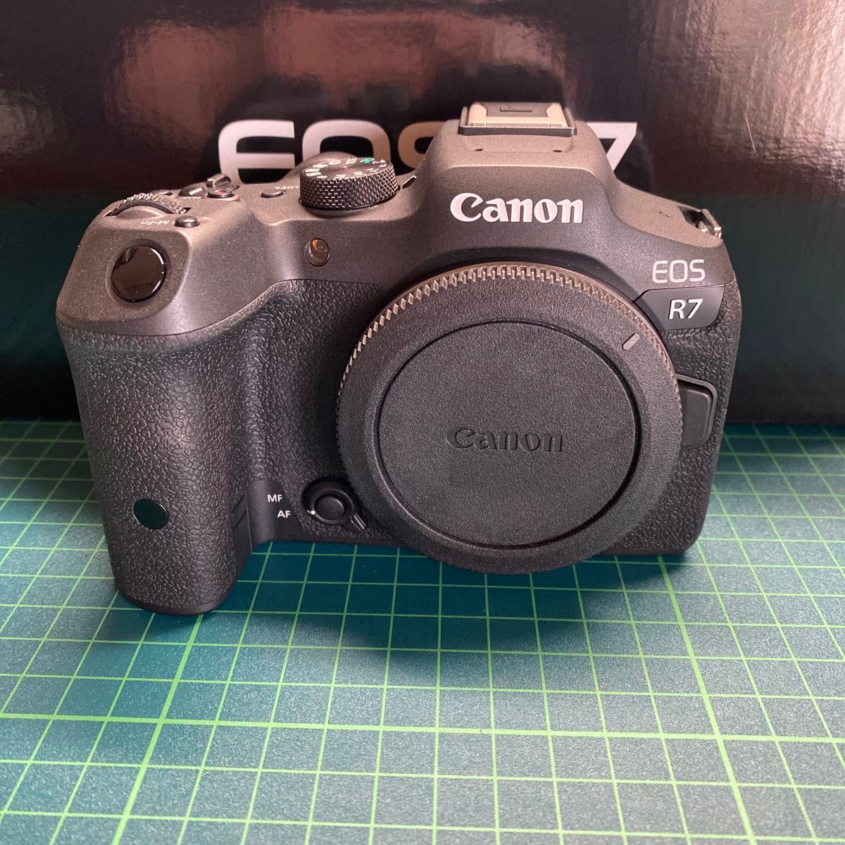 Canon EOS R7 ボディ 新品同様品 長期保証付 お値下げ歓迎