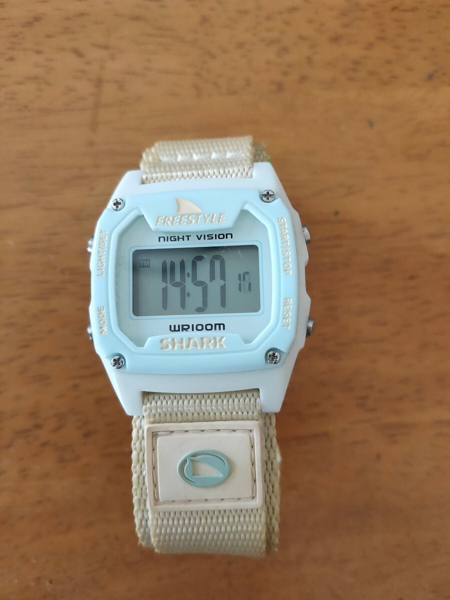 【SHARK】 フリースタイル 腕時計 FREESTYLE PURPLE SUNSET Unisex サーフィン（電池切れ）の画像1