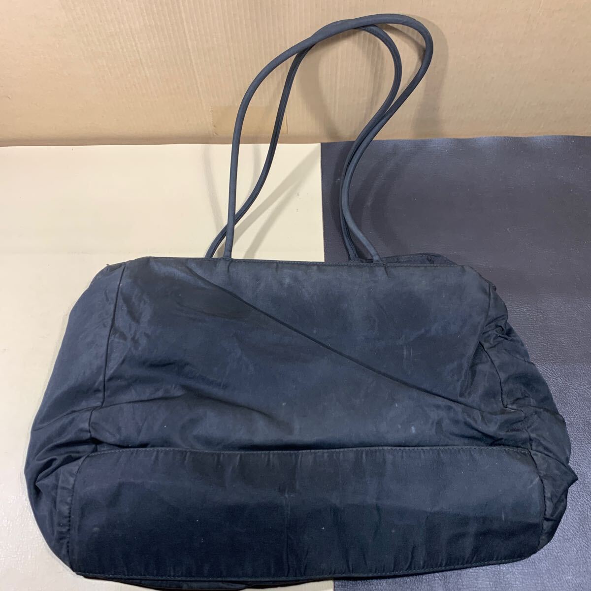 PRADA プラダ トートバッグ ナイロン ブラック 黒 バッグ 三角ロゴ 本体28㎝×34㎝×マチ幅10㎝(その5 / 5)_画像5