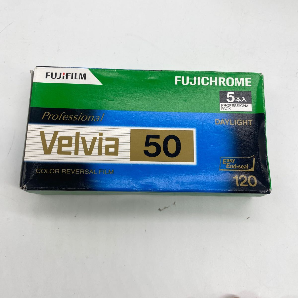 2403I36 【未使用】FUJIFILM フジフィルム Velvia 50 Velvia 100 など　フィルムまとめ　期限切れ コレクション_画像3