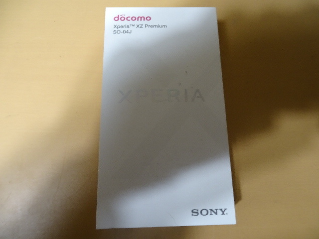 [ジャンク] SONY Xperia XZ Premium SO-04J Luminous Chrome_画像1