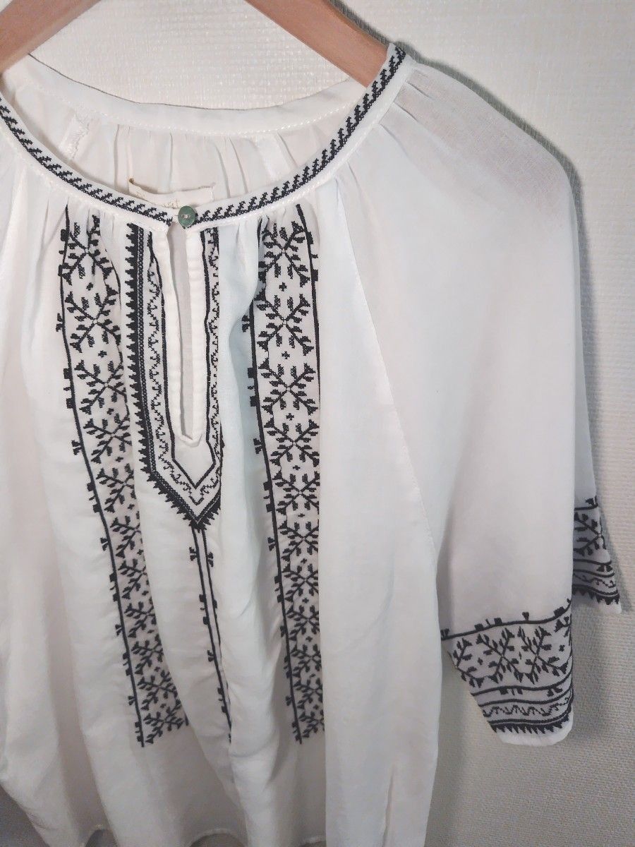 【新品】Discoat Parisien(ディスコート パリシアン)ボヘミアン刺繍半袖ブラウス
