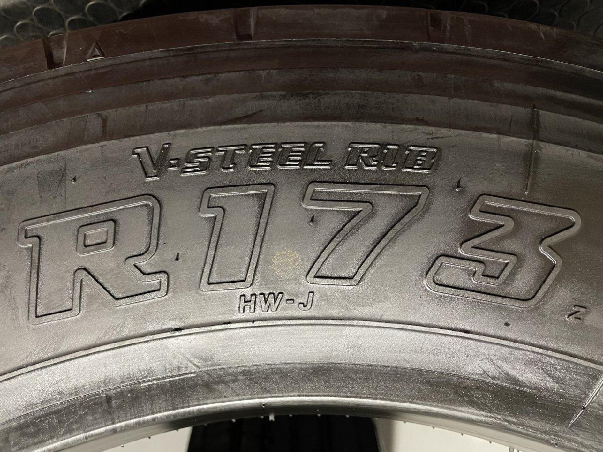 札幌発 引取OK 新品 BS R173 255/70R22.5 143/140J 22.5インチ トラックタイヤ 夏タイヤ 2本 21年製 地山 大型トラック　(JRB003)_画像6