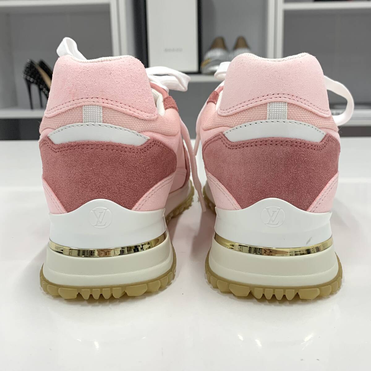 9492 未使用 ヴィトン ランアウェイライン LVロゴ インヒール 9492 未使用 ヴィトン ランアウェイライン LVロゴ インヒール