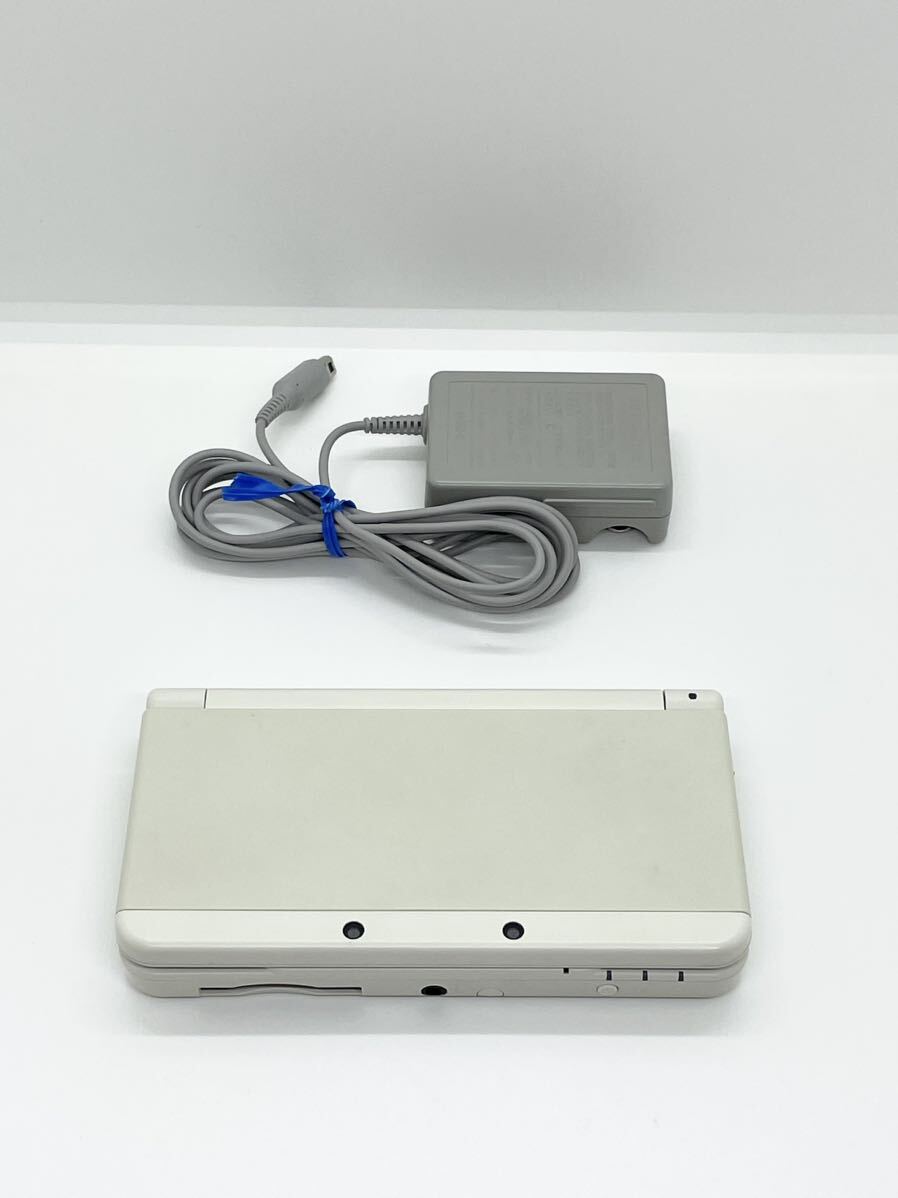 送料無料　Newニンテンドー3DS ホワイト　本体　充電器付き　訳あり_画像1