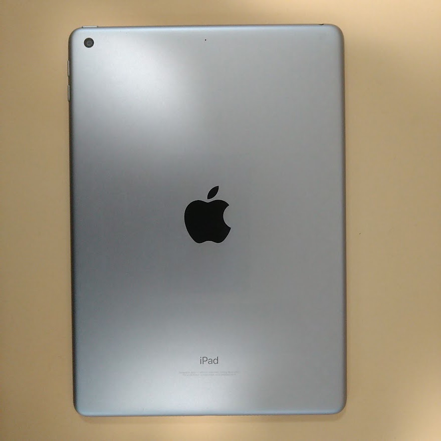 Apple iPad(第５世代) 9.7インチ 32GB Wi-Fiモデル ios16.7.7【W158】_画像2