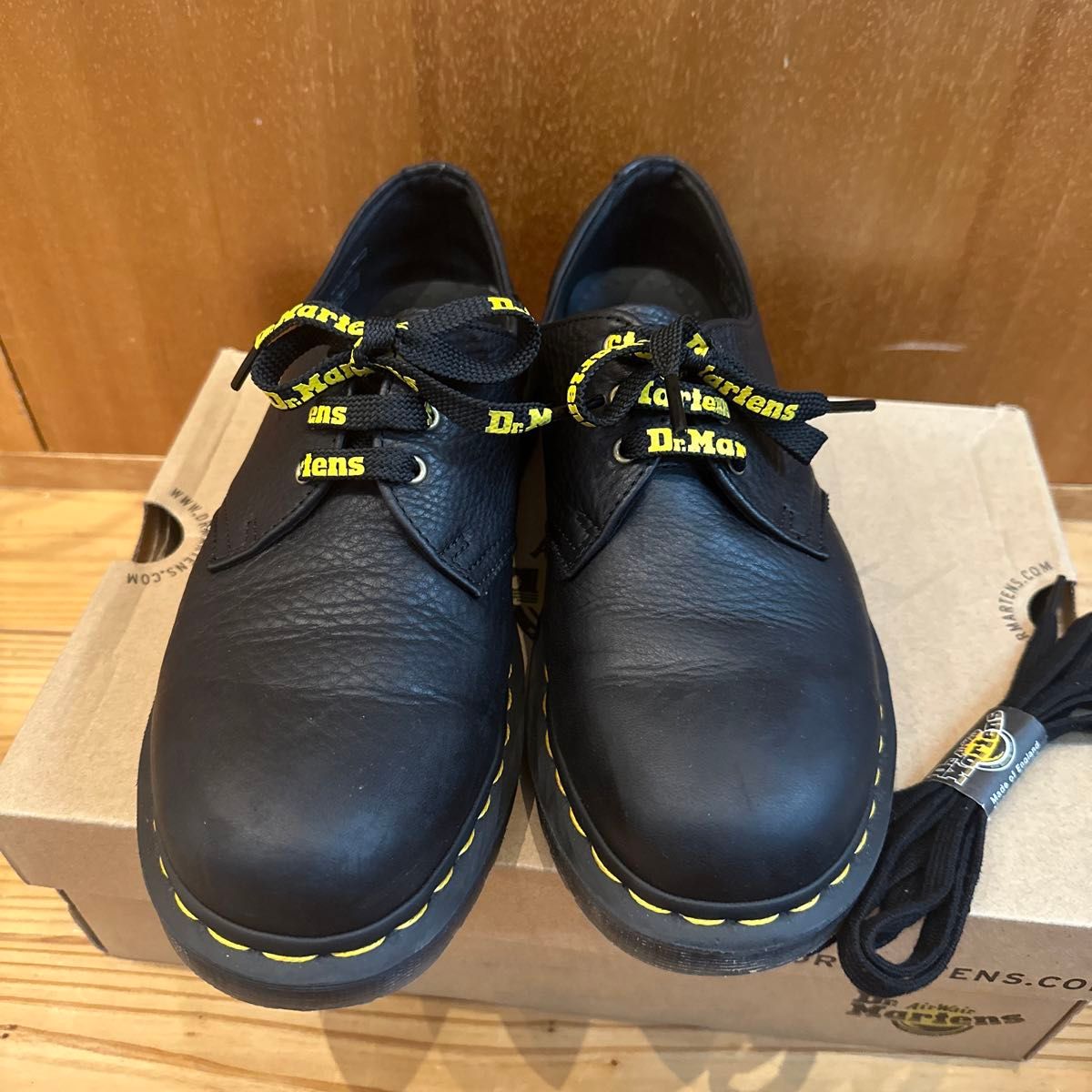 見事な 「早い者勝ち」Dr.Martens ドクターマーチン 3ホール ドレス