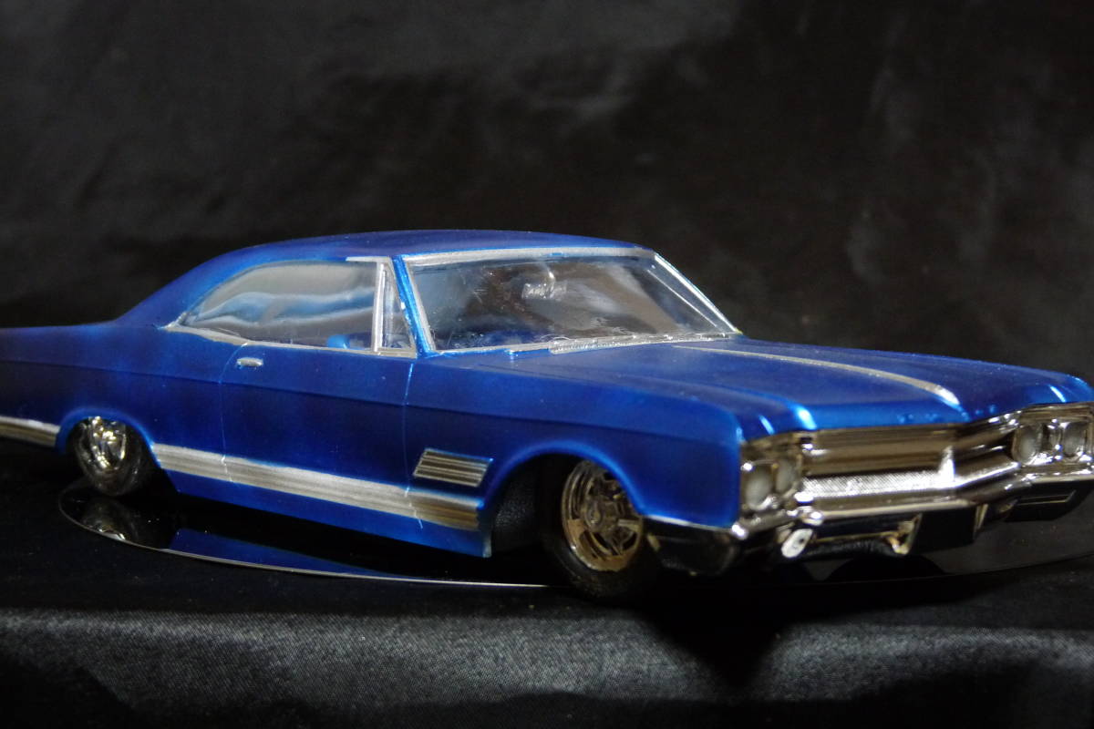 1966 1/24　ビュイック ワイルドキャット Buick ＊ローライダー クレーガーHW　ブルーメタ　タイヤ＆ FW汚れ有・ハセガワ？Notブロンズ_画像7