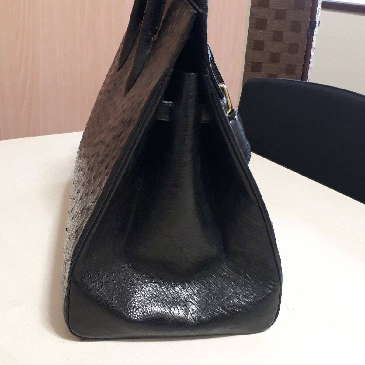【美品】オーストリッチ　ハンドバッグ　ビジネスバッグ　イタリア製　ブラック　黒_画像3