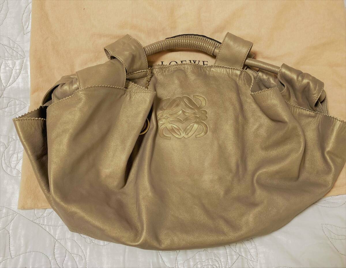 Yahoo!オークション - 美品 LOEWE ロエベ ナッパアイレ ゴールド Yahoo!オークション - 美品 LOEWE ロエベ ナッパアイレ ゴールド