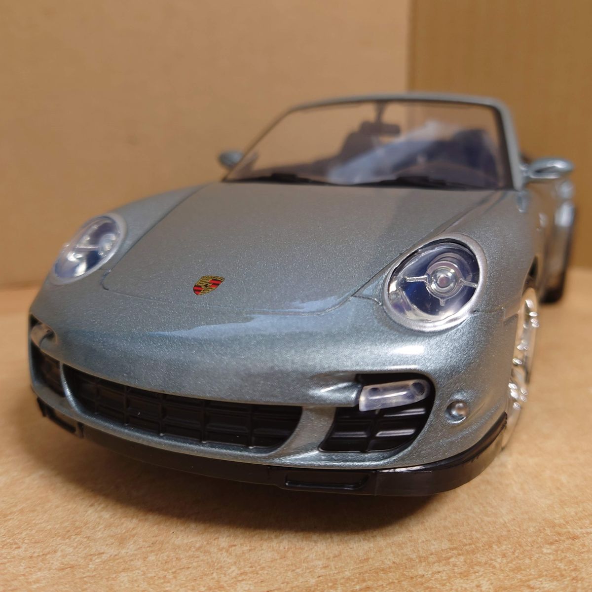 1/18 ポルシェ911ターボ カブリオレ シルバーメタリック PORSCHE 911 TURBO モーターマックス製