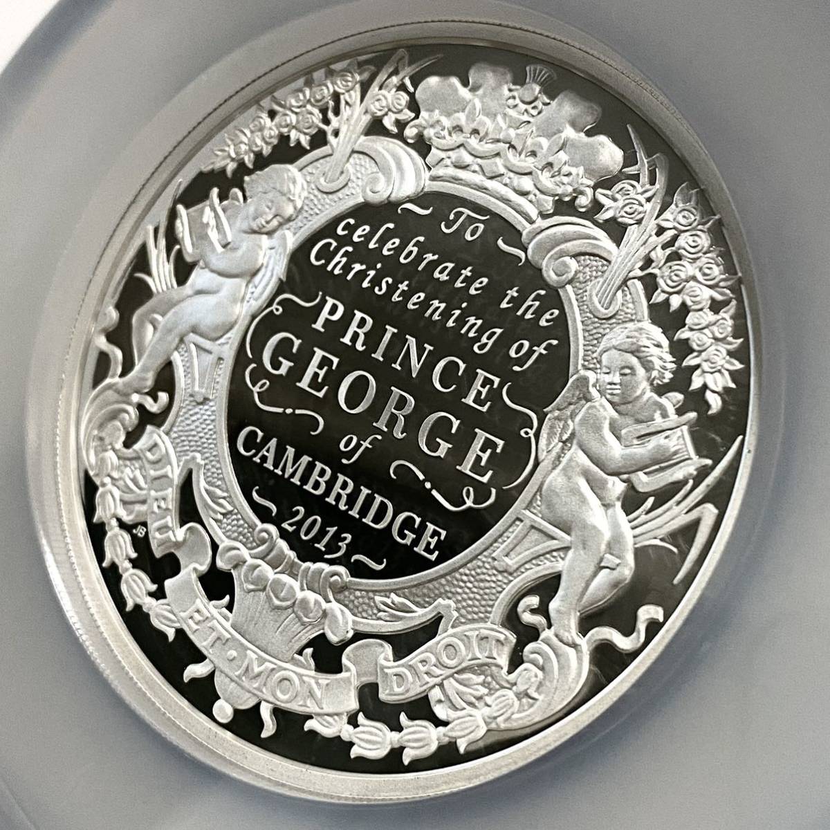 【最高鑑定】2013年 イギリス 初期500枚 銀貨 NGC PF70 ULTRA CAMEO ジョージ王子 洗礼式 10ポンド 銀貨 アンティーク モダン コイン_画像6