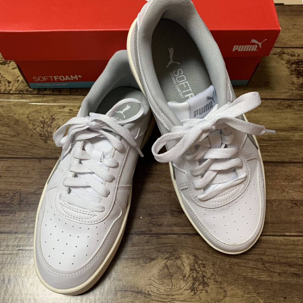 ◇【美品】PUMA（プーマ） ローカットスニーカー SKYE NEO LITE WIDE（スカイ ネオ ライト ワイド）ホワイトクール グレー 人工皮革 392831_画像3