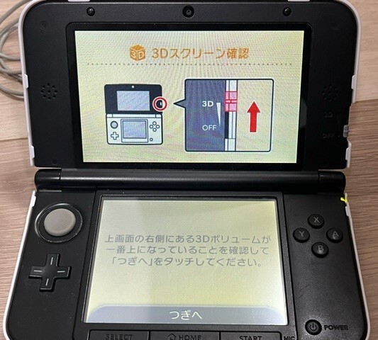 任天堂　Nintendo　ニンテンドー3DS LL ブルー×ブラック　マリオカバー付　動作確認済　初期化済　タッチペン無　アダプタ無　中古品_画像9