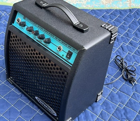 (Красивые товары) Fernandes Bass Blue Sonic BS-15 с Fernandes Bass Base Amp Blue Sonic Box