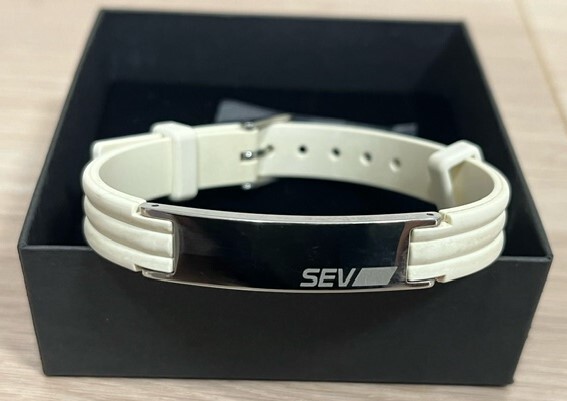 ( almost unused ) SEVseb line bracele 2 size L white white box attaching accessory pictured according 