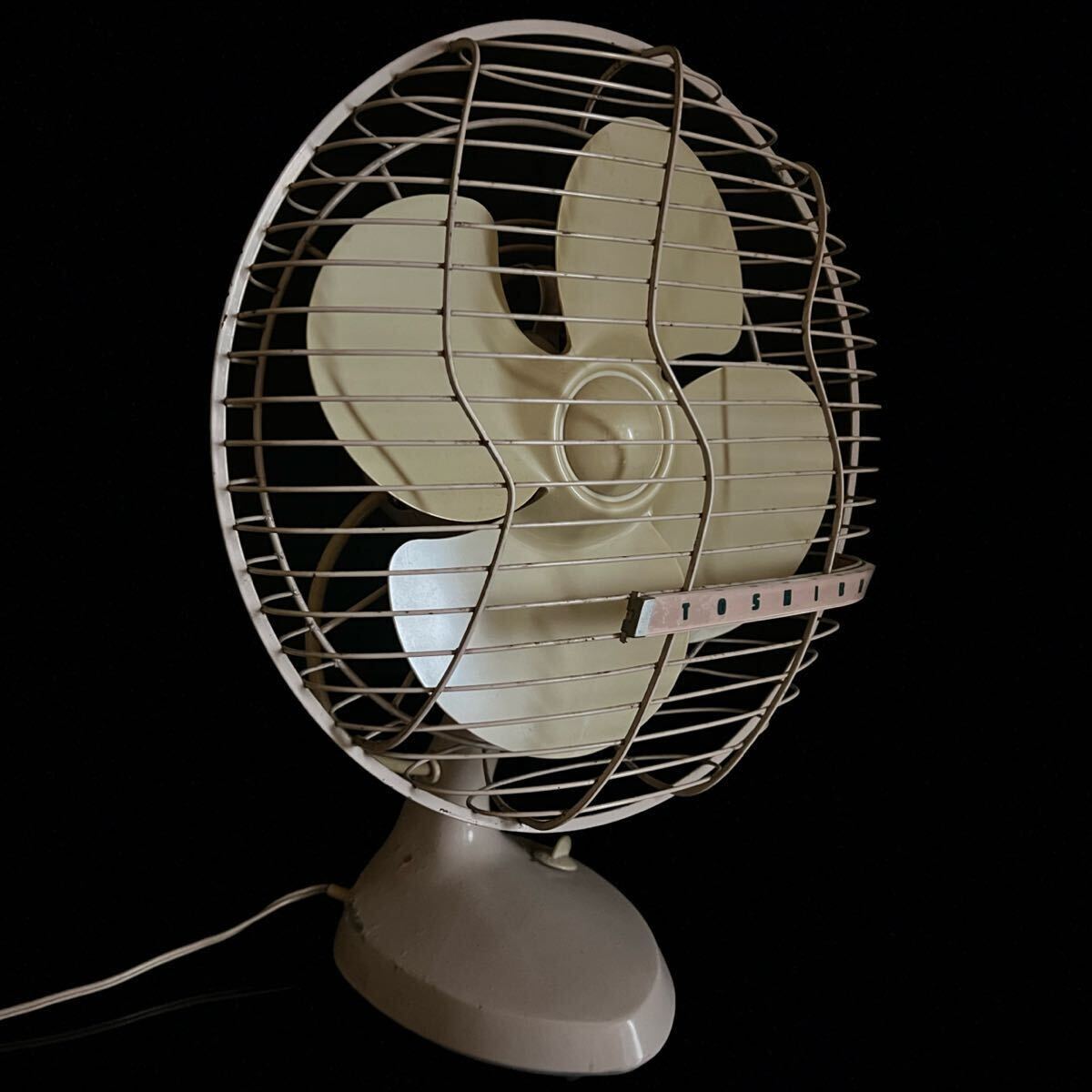 ◇鸛◇ 昭和レトロ TOSHIBA ELECTRIC FAN 扇風機 4枚羽 東芝 稼働品 時代 ビンテージ アンティーク の画像2