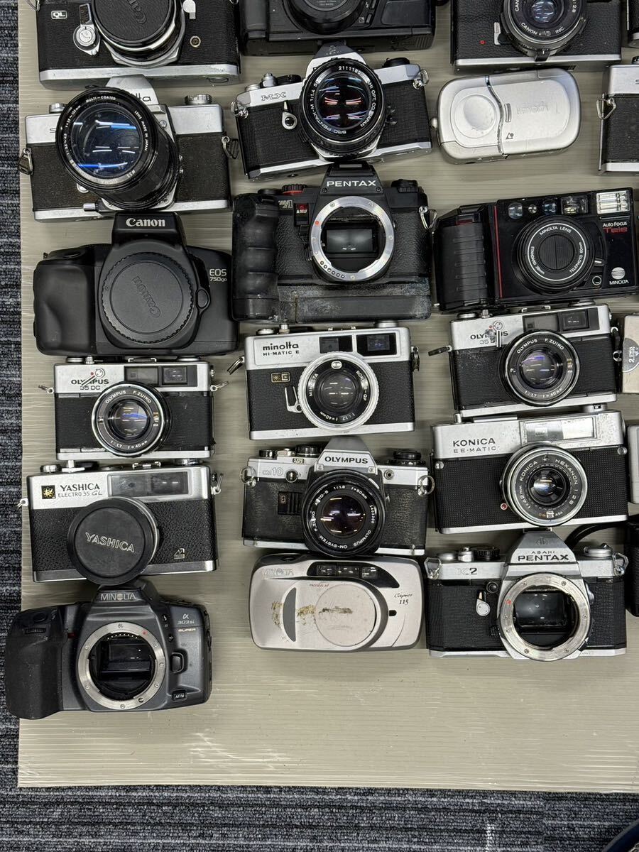 ①【カメラ約30キロまとめ売り】55台 Nikon Canon FUJIFILM PENTAX SONY Nikon OLYMPUS Konica Mamiya 一眼レフ フィルムカメラ 二眼レフ _画像4