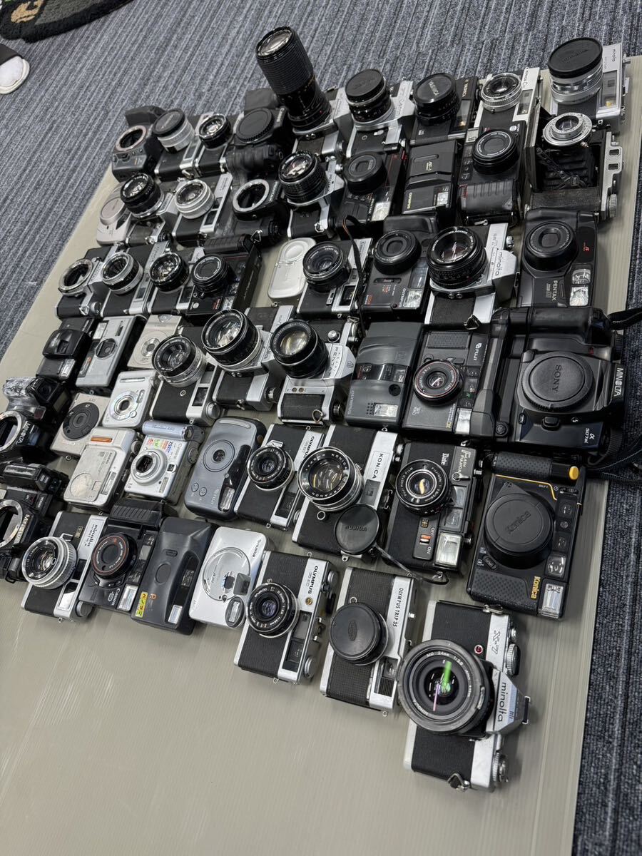 ①【カメラ約30キロまとめ売り】55台 Nikon Canon FUJIFILM PENTAX SONY Nikon OLYMPUS Konica Mamiya 一眼レフ フィルムカメラ 二眼レフ _画像1