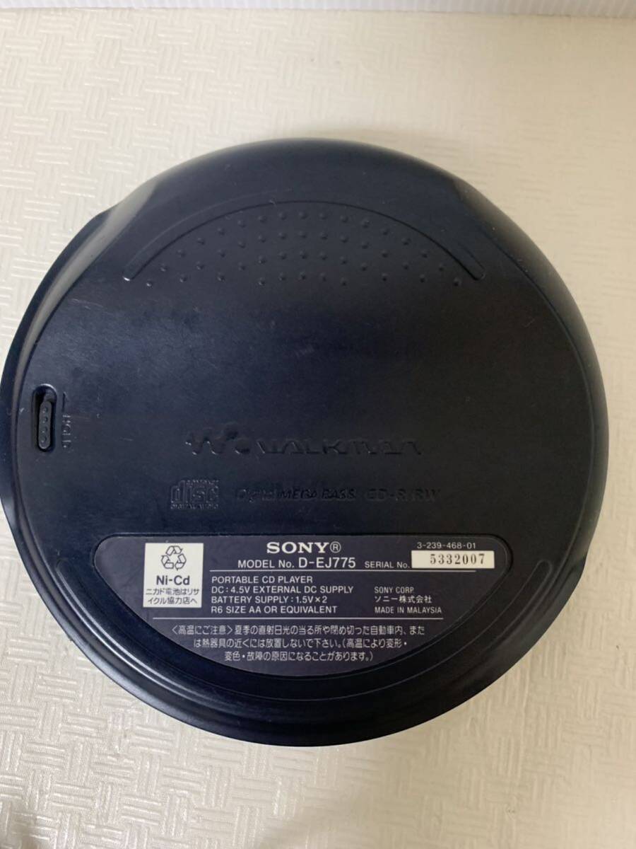 SONY WALKMAN D-EJ775ソニー ウォークマン CD ポータブル プレーヤー/リモコンRM-CD15L/部品取り用/小傷汚れ電池液漏れ跡/ジャンク扱い_画像3
