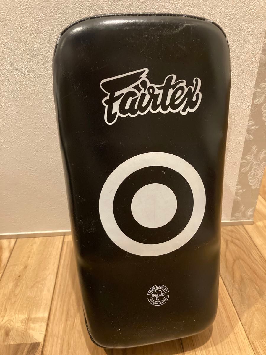 Fairtex フェアテックス カーブ　キックミット　スタンダードサイズ　タイ純製品　ペア