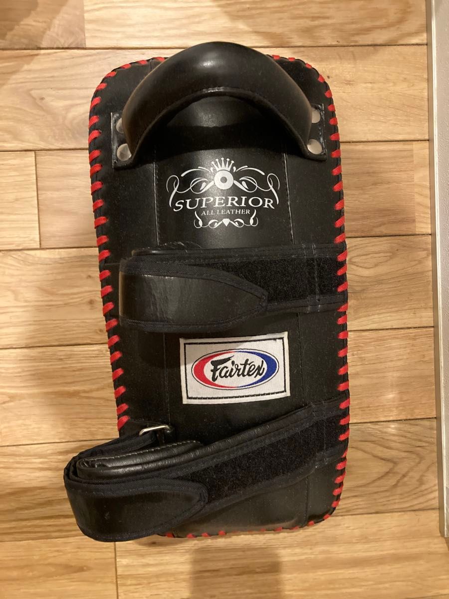 Fairtex フェアテックス カーブ　キックミット　スタンダードサイズ　タイ純製品　ペア