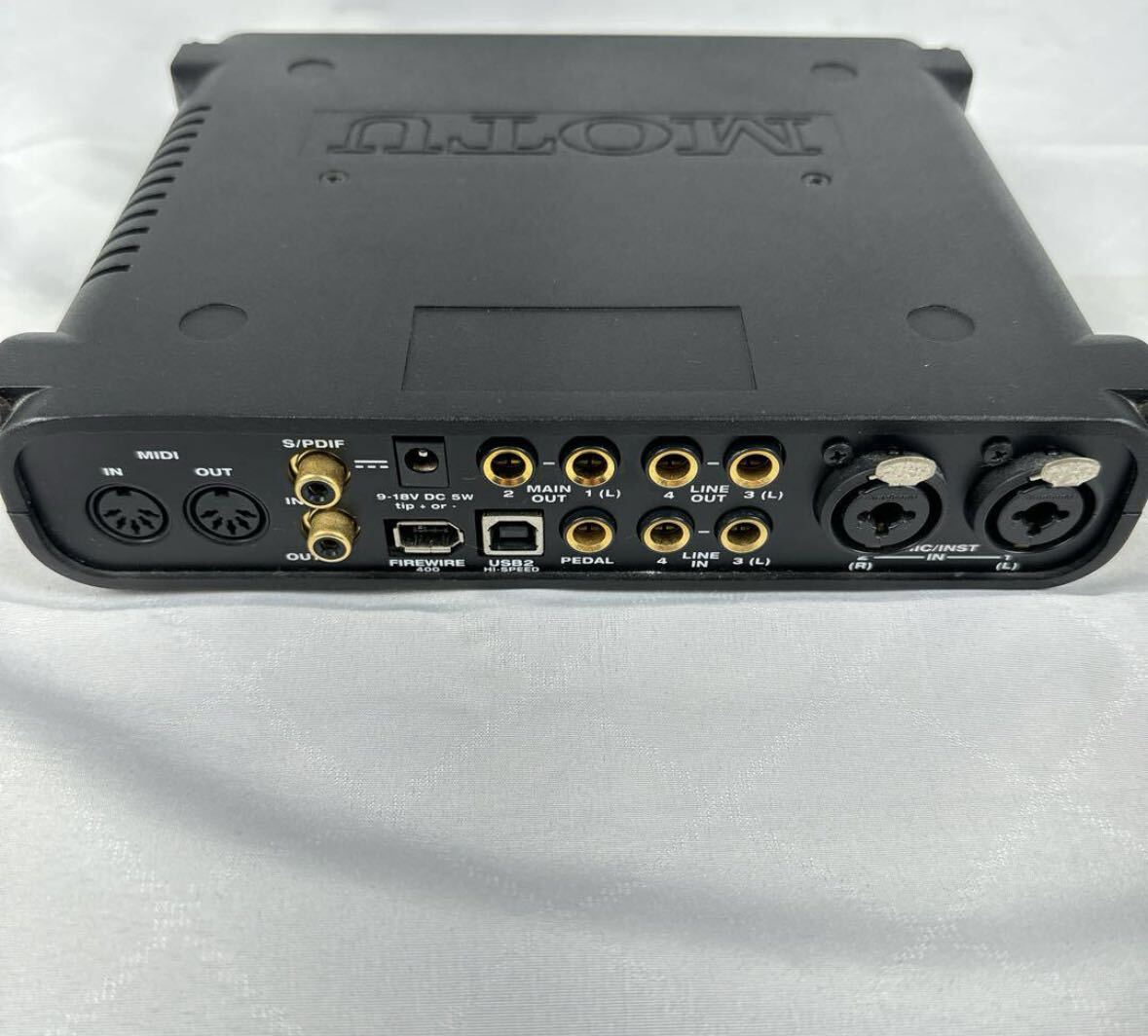 MOTU Audio Express 6 in 8 наружный Firewire USB