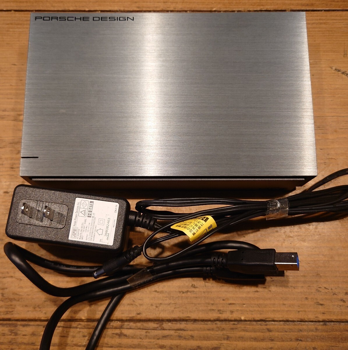 ⑭ 完動品・LACIE 外付けHDD 4TB ポルシェ・デザイン LCH-PSD040U3A_画像1