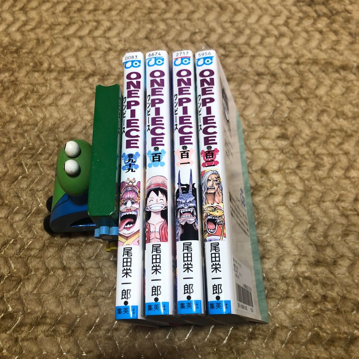 送料無料　ONE　PIECE　ワンピース　尾田栄一郎　９９巻～１０２巻　初版　レンタル落ち　N