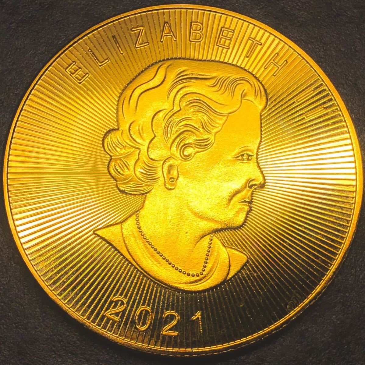 カナダ 金貨 古銭 エリザベス2世 もみじ　大型 2021年　コレクション　_画像2