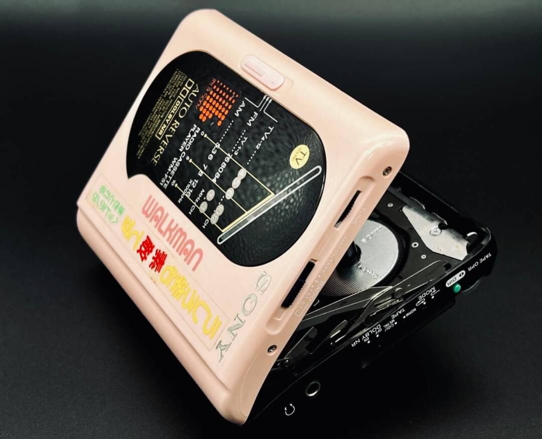 SONY WALKMAN WM-F51 PINK イヤホン内臓式 ポータブルカセットプレーヤー _画像4