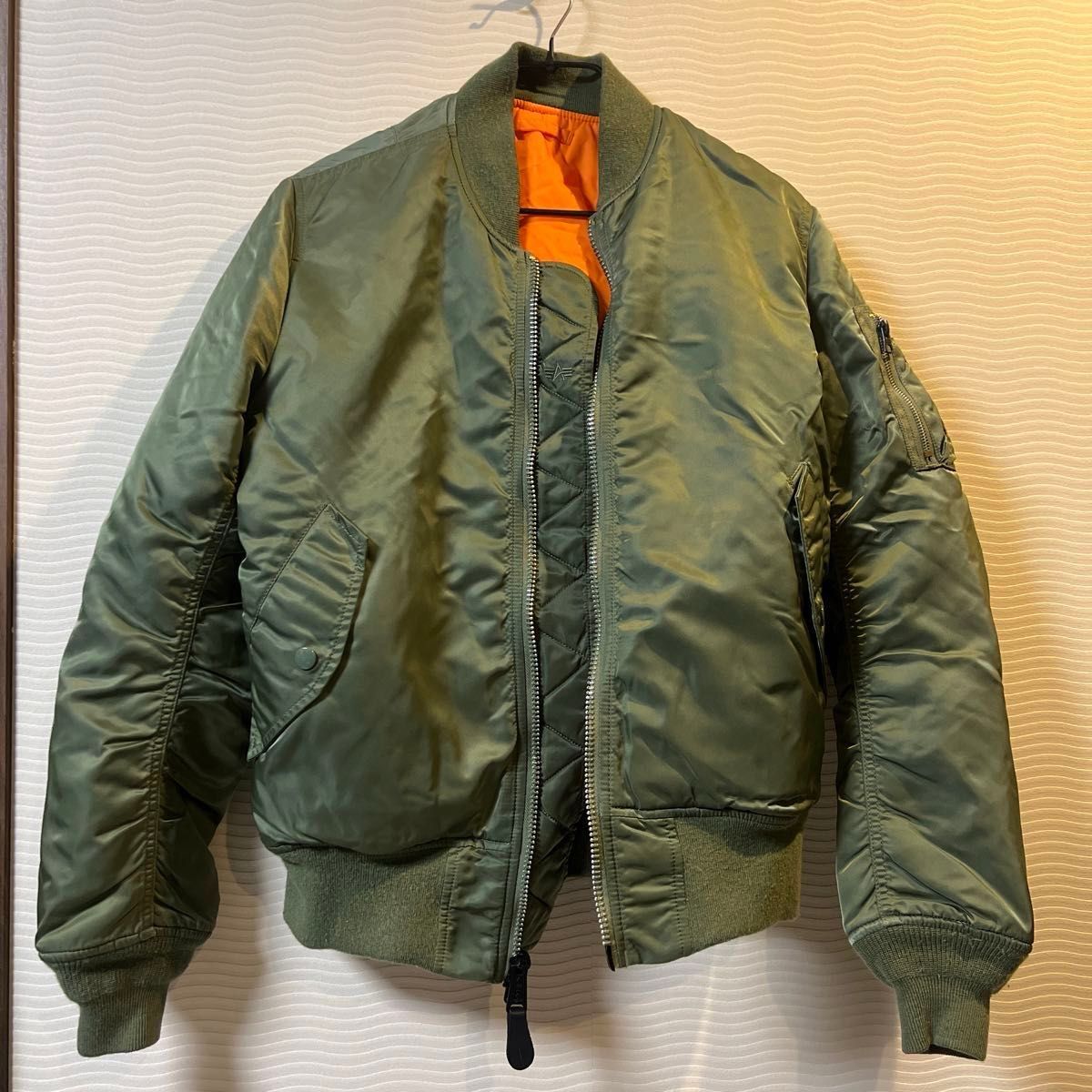 ALPHA  INDUSTRIES  MA1  ボンバージャケット サイズ表記S  メンズサイズ