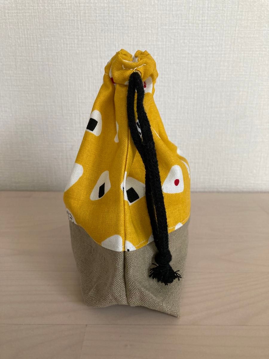 コップ袋　おにぎり　切替え　黄色　ハンドメイド　巾着